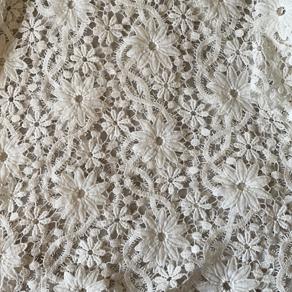 Joe Fresh Floral Lace Woman’s Top. Size Small - Picture 6 of 6